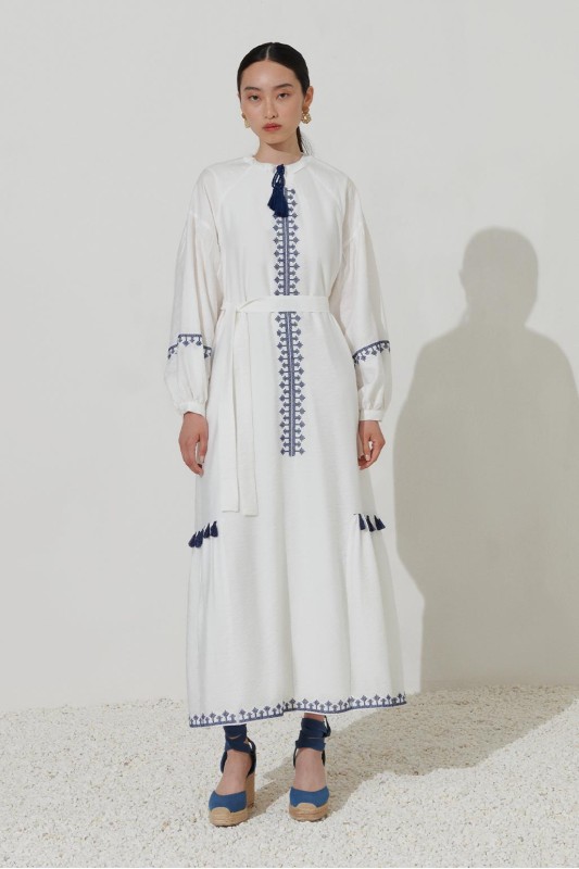 Nakış Püskül Detaylı Elbise Ekru