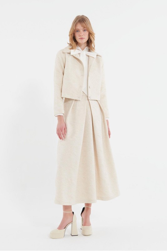 Simli Brokar Ceket Pilili Etek Takım Ekru