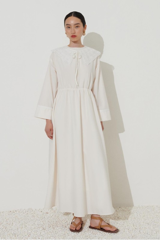 Dantel Yakalı Fistolu Elbise Ekru