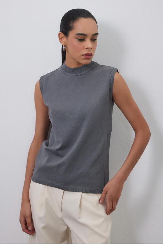 Mara Yazlık Kolsuz Triko Gri